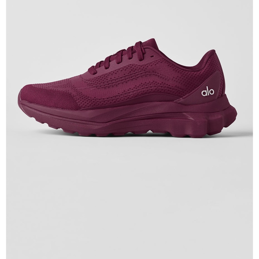 ALO Yoga Athletic Shoes in Burgundy